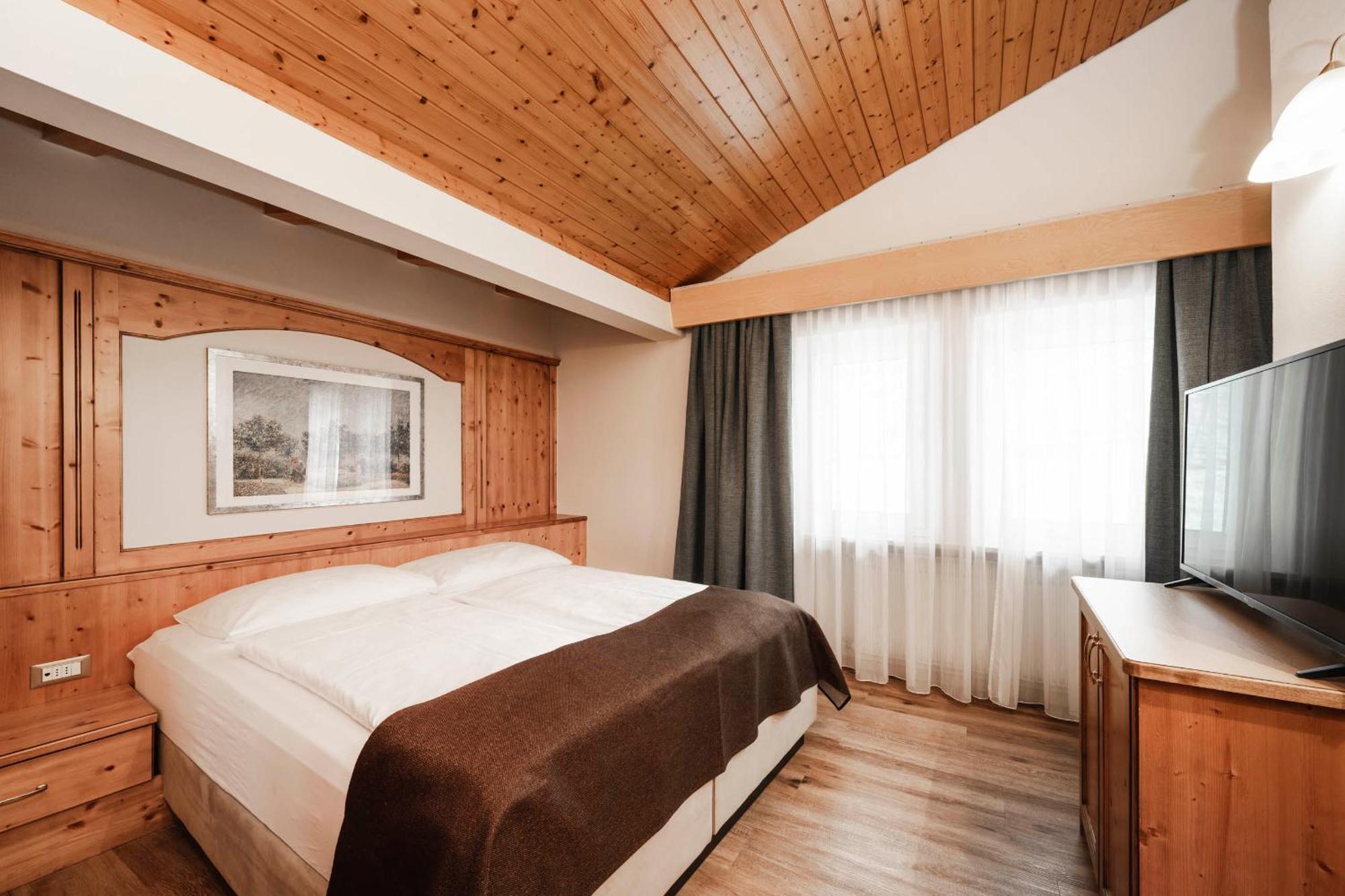 Appartementhaus Residence Hirzer ティローロ 部屋 写真