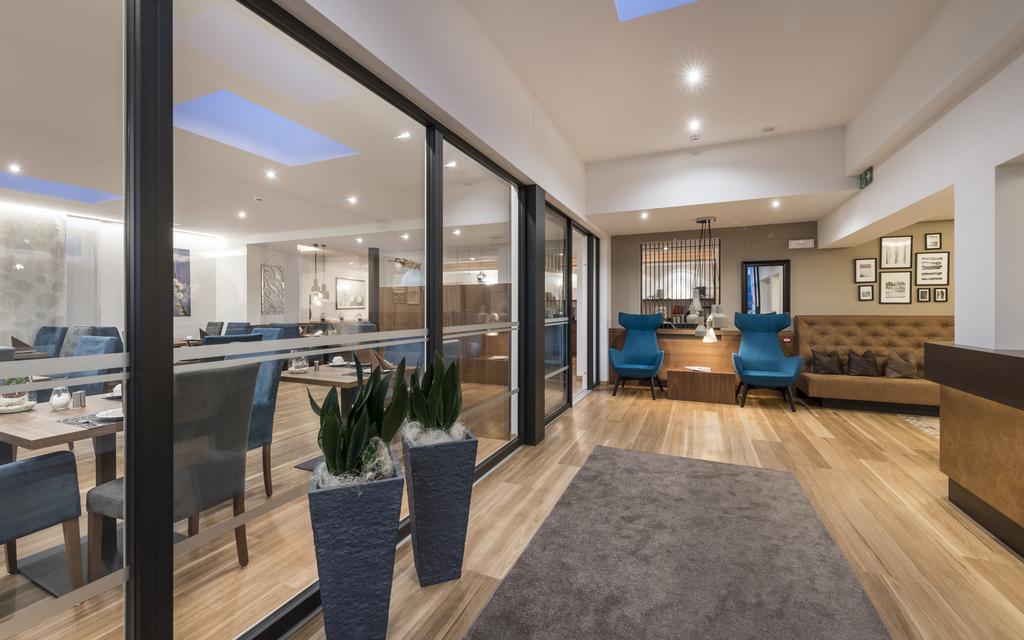 Appartementhaus Residence Hirzer ティローロ エクステリア 写真